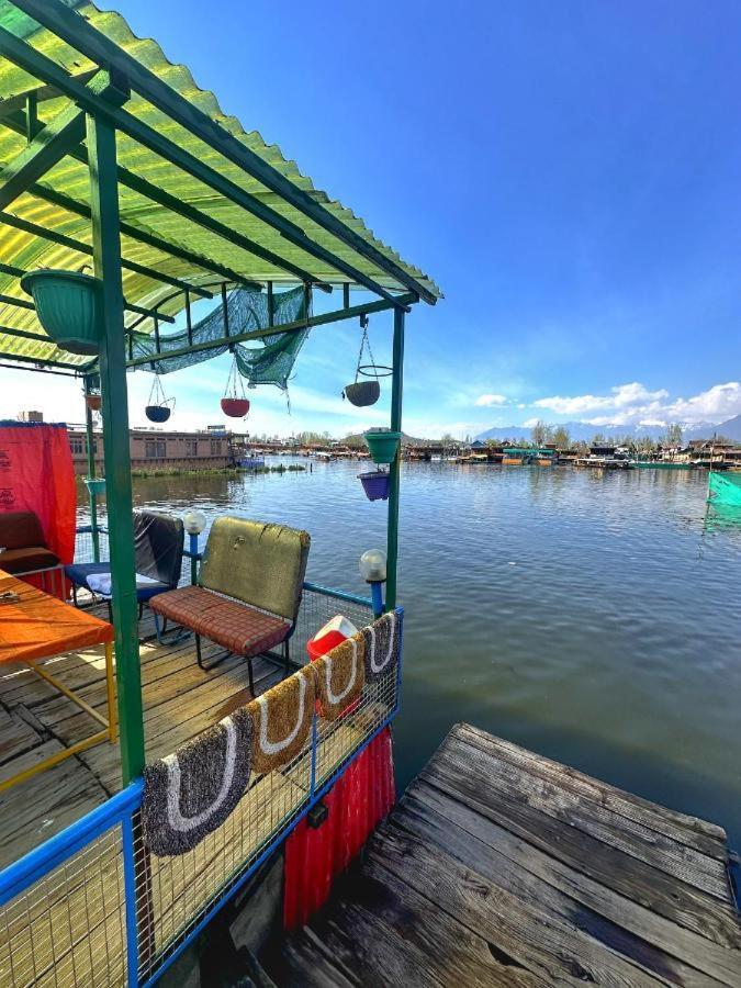 Lalarukh Group Of Houseboats Hotel Srinagar  Bagian luar foto