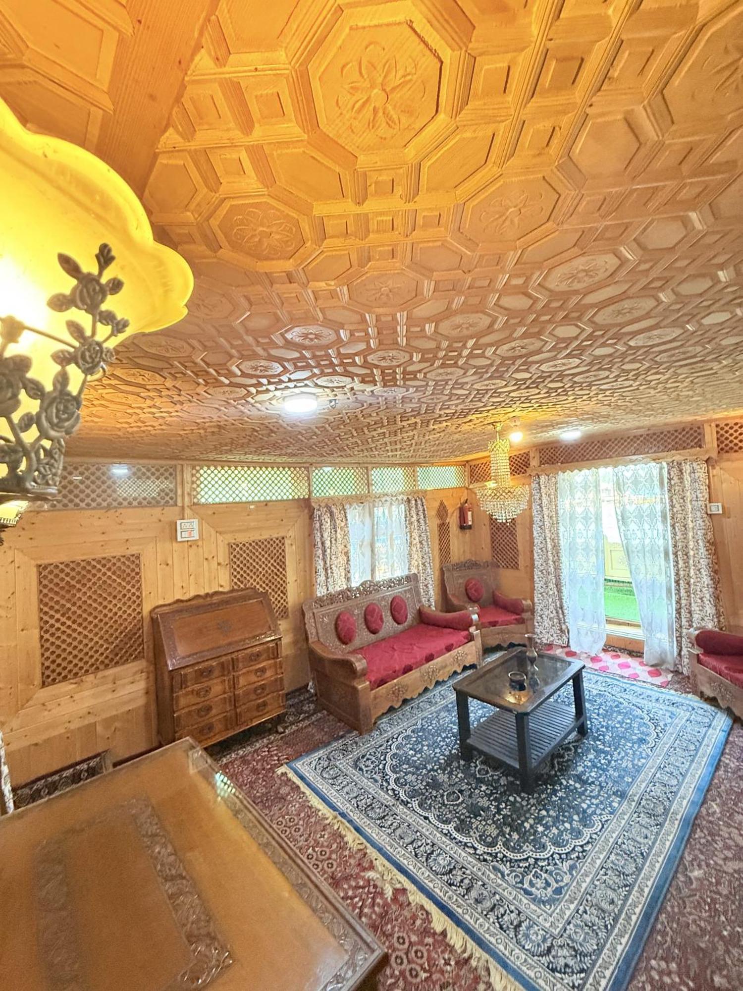 Lalarukh Group Of Houseboats Hotel Srinagar  Bagian luar foto